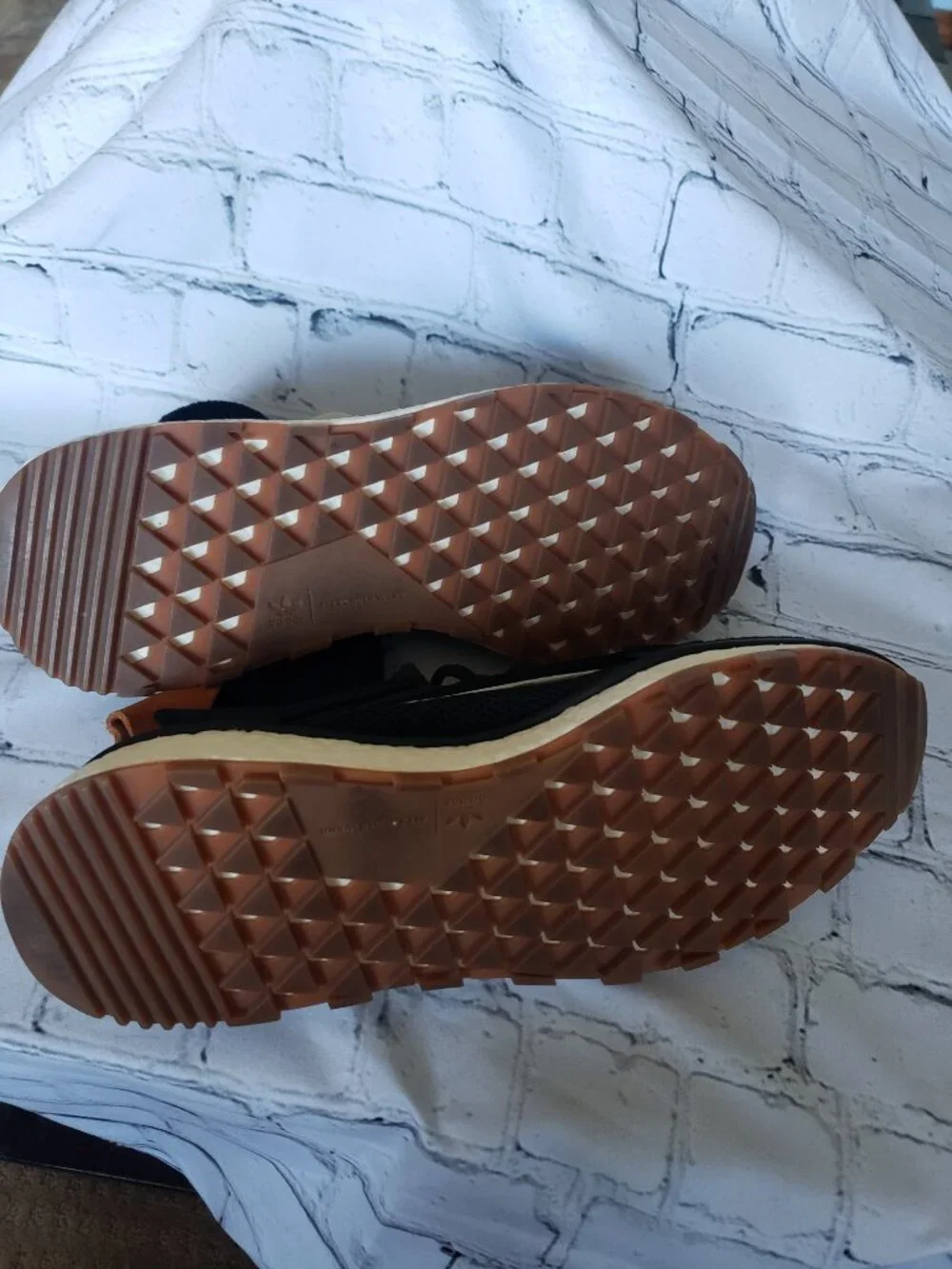 Adidas Originals Alexander Wang AW RUN Black/White/Gum Size 8 VERY RARE! - Picture 8 of 8